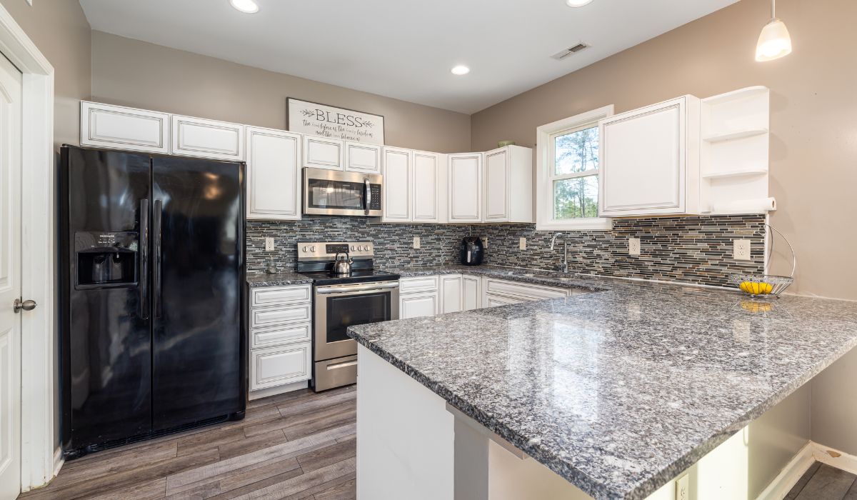 Quartz Countertop Fabrication and Installation Services